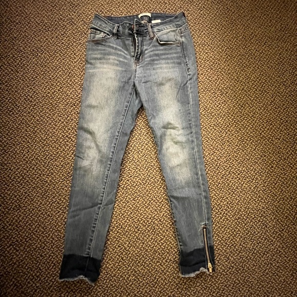 KENSIE blue denim skinny jeans with zippers on the ankles - Picture 2 of 4